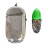 A VICTORIAN SILVER VESTA CASE, BIRMINGHAM 1876 AND A VICTORIAN GREEN GLASS SCENT BOTTLE WITH