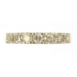 A DIAMOND RING IN GOLD, MARKED 18CT 750, 3.4G