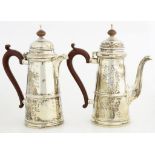 A PAIR OF GEORGE VI SILVER CAFE AU LAIT POTS, IN QUEEN ANNE STYLE, 18CM H, BIRMINGHAM 1940, 17OZS