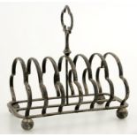 A VICTORIAN SILVER SEVEN HOOPED TOAST RACK, 15CM H, LONDON 1900, 9OZS 5DWTS