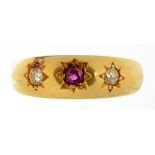 A RUBY AND DIAMOND GYPSY SET RING IN 18CT GOLD, BIRMINGHAM C1900, 4.3G