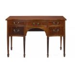 A SERPENTINE MAHOGANY SIDEBOARD, EARLY 20TH C crossbanded in satinwood and line inlaid, 96cm h; 68 x