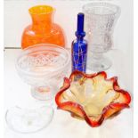 THOS WEBB LARGE GLASS VASE, CUT GLASS BOWL, GLASS SIDE PLATE AND THREE ITEMS OF COLOURED GLASS