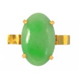 A JADE RING, IN GOLD, MARKED 850, ALSO MARKED IN CHINESE, 4.1G