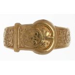 A 9CT GOLD ENGRAVED BUCKLE RING, 4.4G