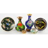 SIX CHINESE CLOISONNÉ ENAMEL ARTICLES, INCLUDING TWO VASES AND TWO BOXES AND COVERS, ALL 20TH C