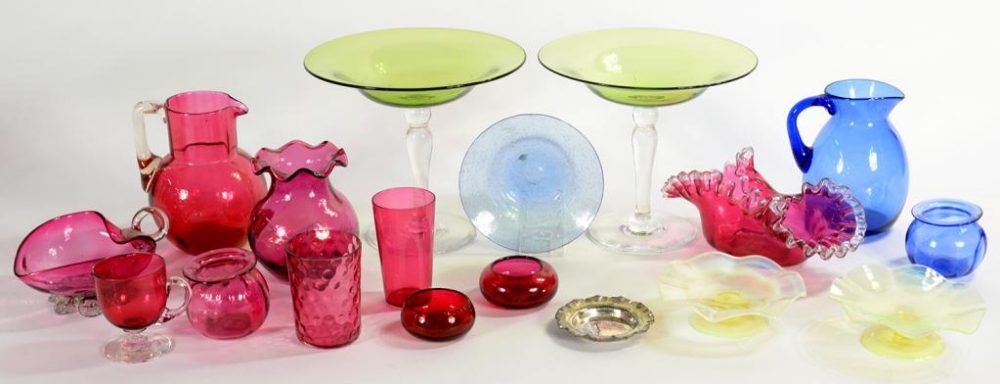 A QUANTITY OF VICTORIAN AND EARLY 20TH C COLOURED GLASSWARE, INCLUDING JUGS, VASES, BEAKERS AND