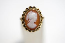 A 9 carat gold shell cameo ring, finger size K, 4.