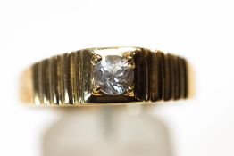 A 9 carat gold single stone white zircon ring, finger size W,
