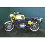 A 1966 Gilera Giubileo 150cc 5V Sport Extra, registration number FHJ 511D, yellow with bronze frame.