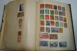 A Movaleaf stamp album containing Commonwealth and Foreign