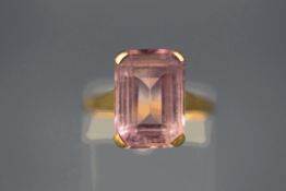 A 9 carat gold amethyst ring, finger size M, 3.