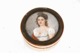 An early 19th century ivory snuff box,