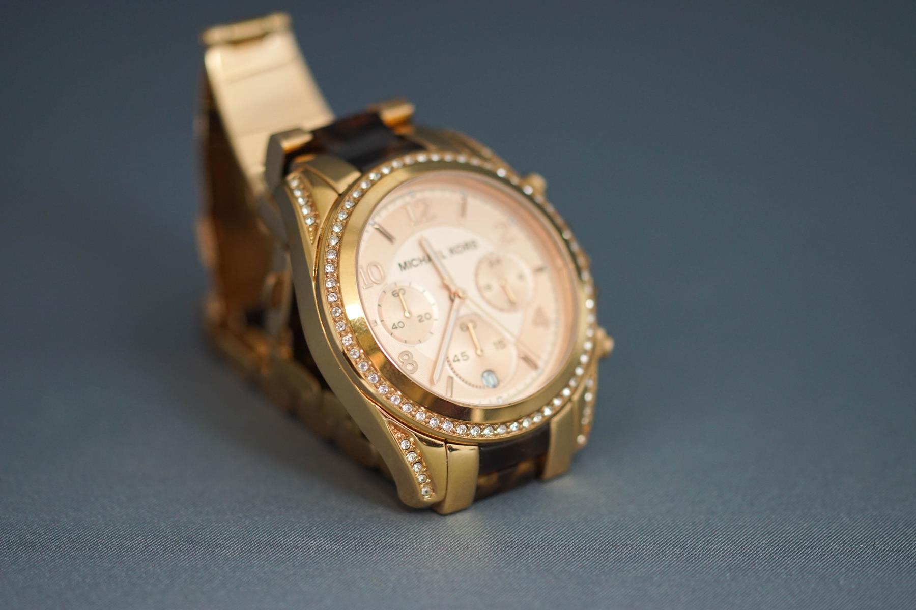 Michael Kors, a plated and tortoiseshell effect bracelet chronograph wristwatch, - Image 2 of 5