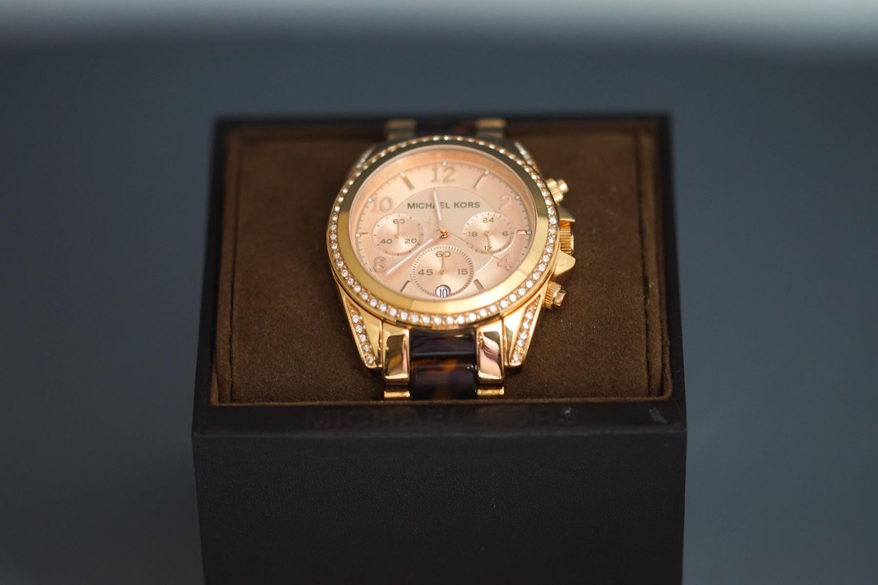 Michael Kors, a plated and tortoiseshell effect bracelet chronograph wristwatch, - Image 5 of 5
