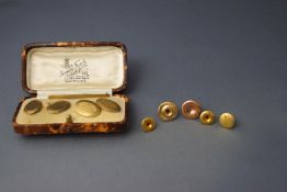 A pair of 9 carat gold cufflinks,