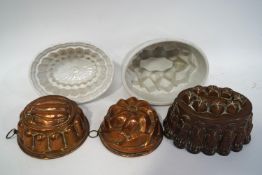 Three Victorian copper jelly moulds, from 7cm high - 13.