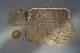 A silver mesh purse, London 1918, 170 g (5.