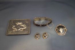 A Chinese export silver belt buckle, stamped '85', character marks, and CW possibly for Cum Wo,