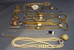 A quantity of silver, silver coloured and costume jewellery,