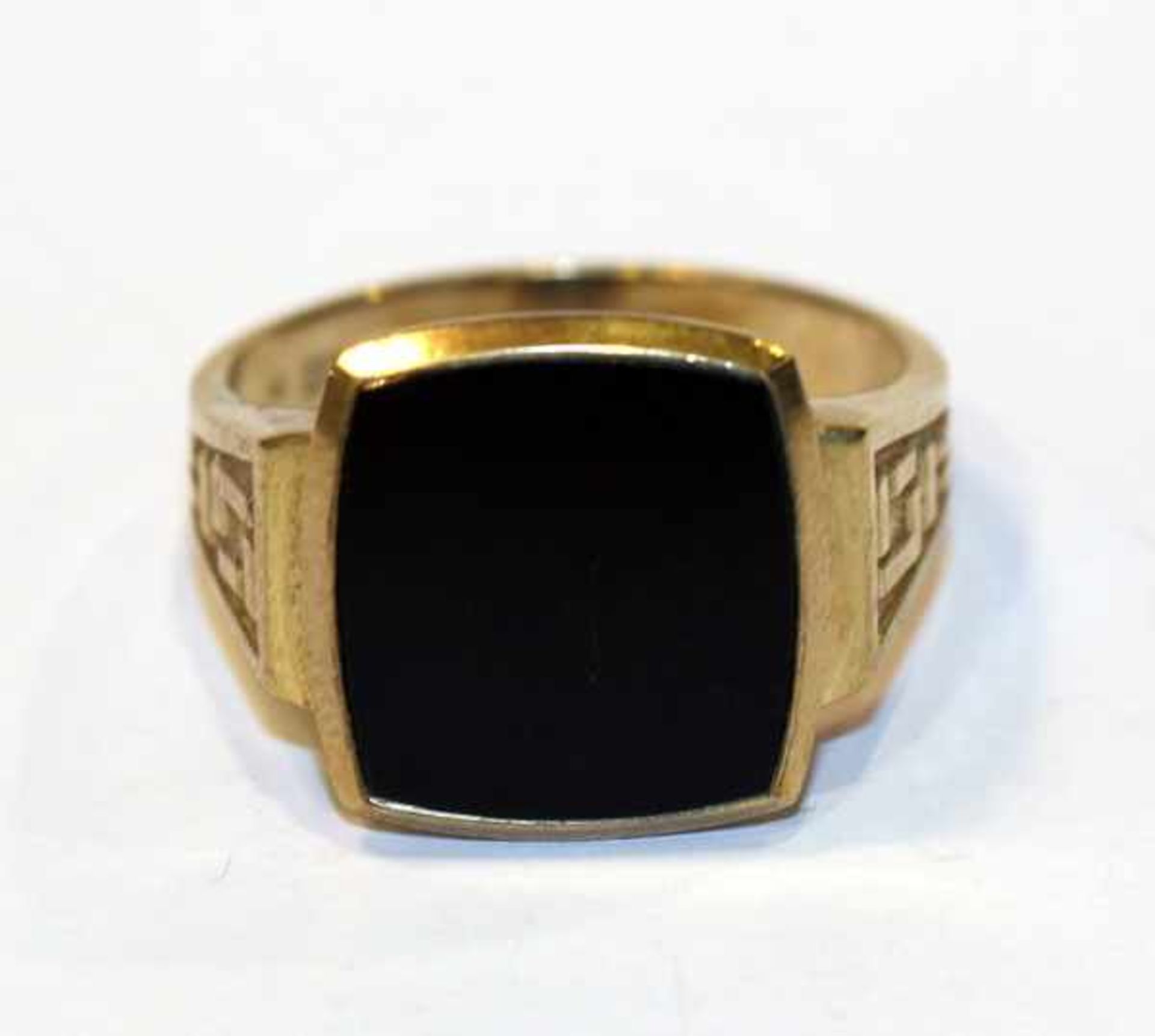 8 k Gelbgold Ring mit Onyx, Gr. 66, 6,3 gr.