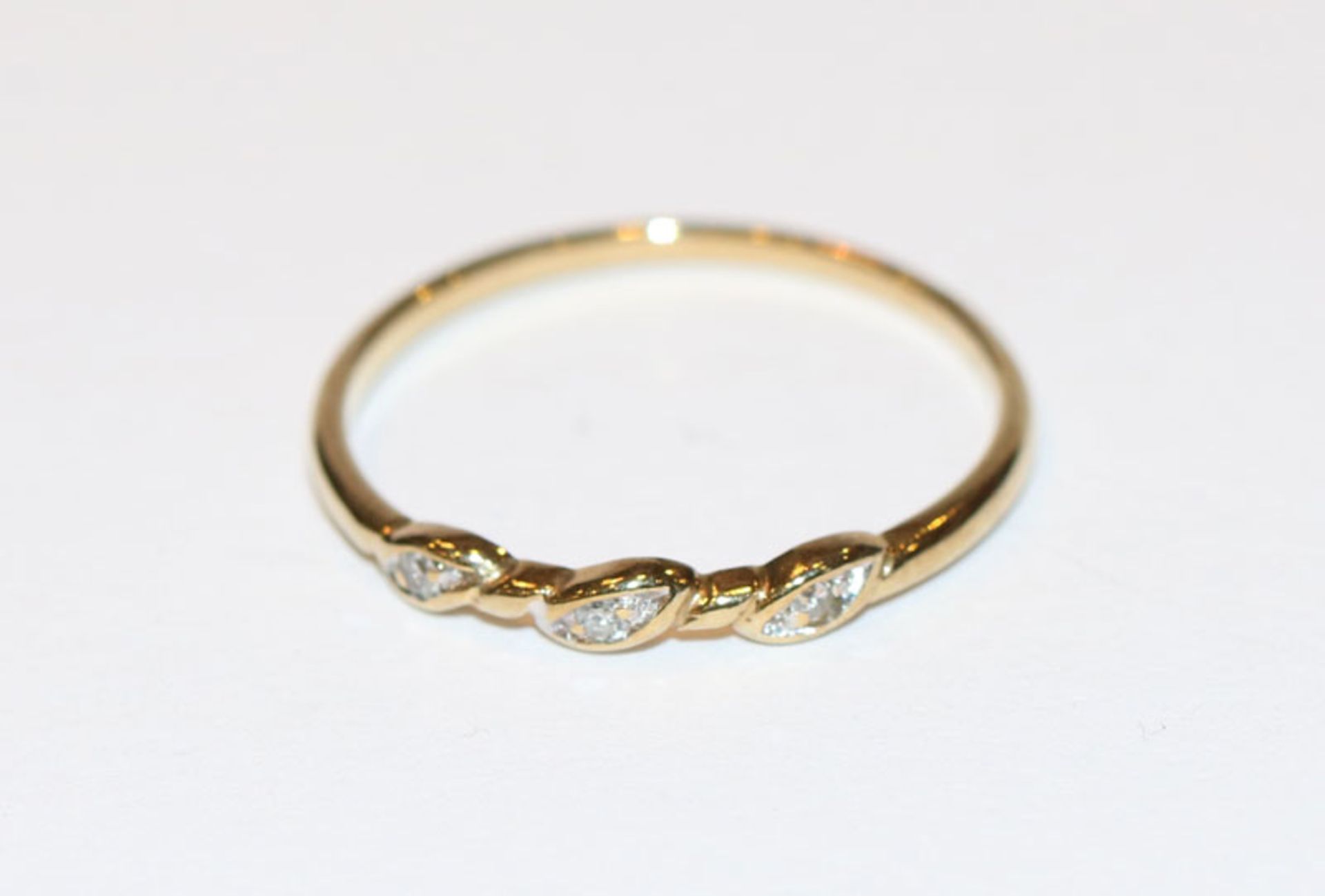 14 k Gelbgold Ring mit 3 Diamanten, Gr. 53, feine Handarbeit