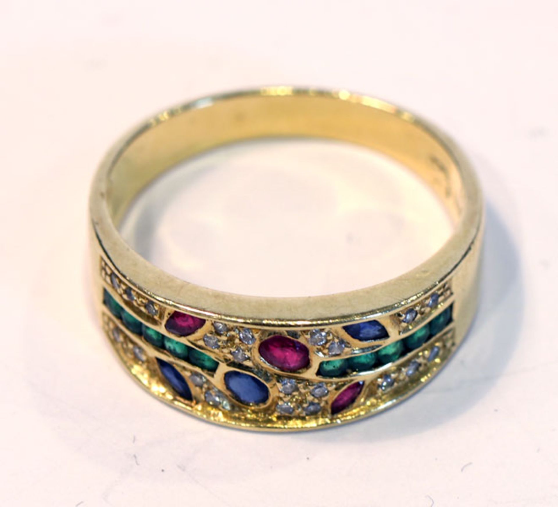 18 k Gelbgold Ring mit Diamanten, Rubinen, Safiren und Smaragden, 4,8 gr., Gr. 57, schöne