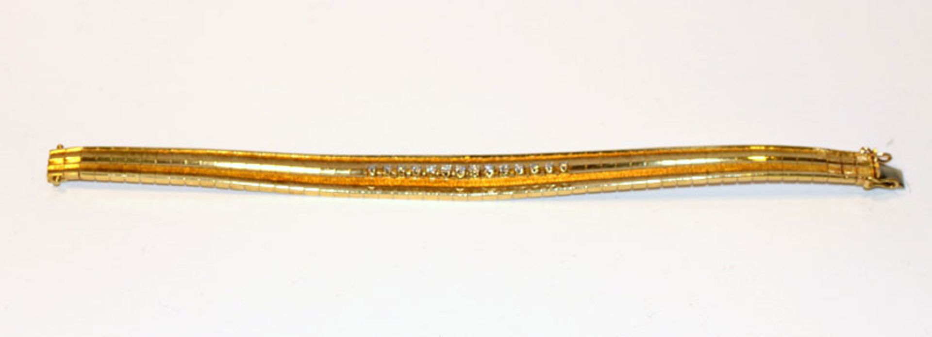 18 k Gelbgold Armband, teils mattiert mit 14 Diamanten, 42,3 gr., L 18 cm, klassische Handarbeit