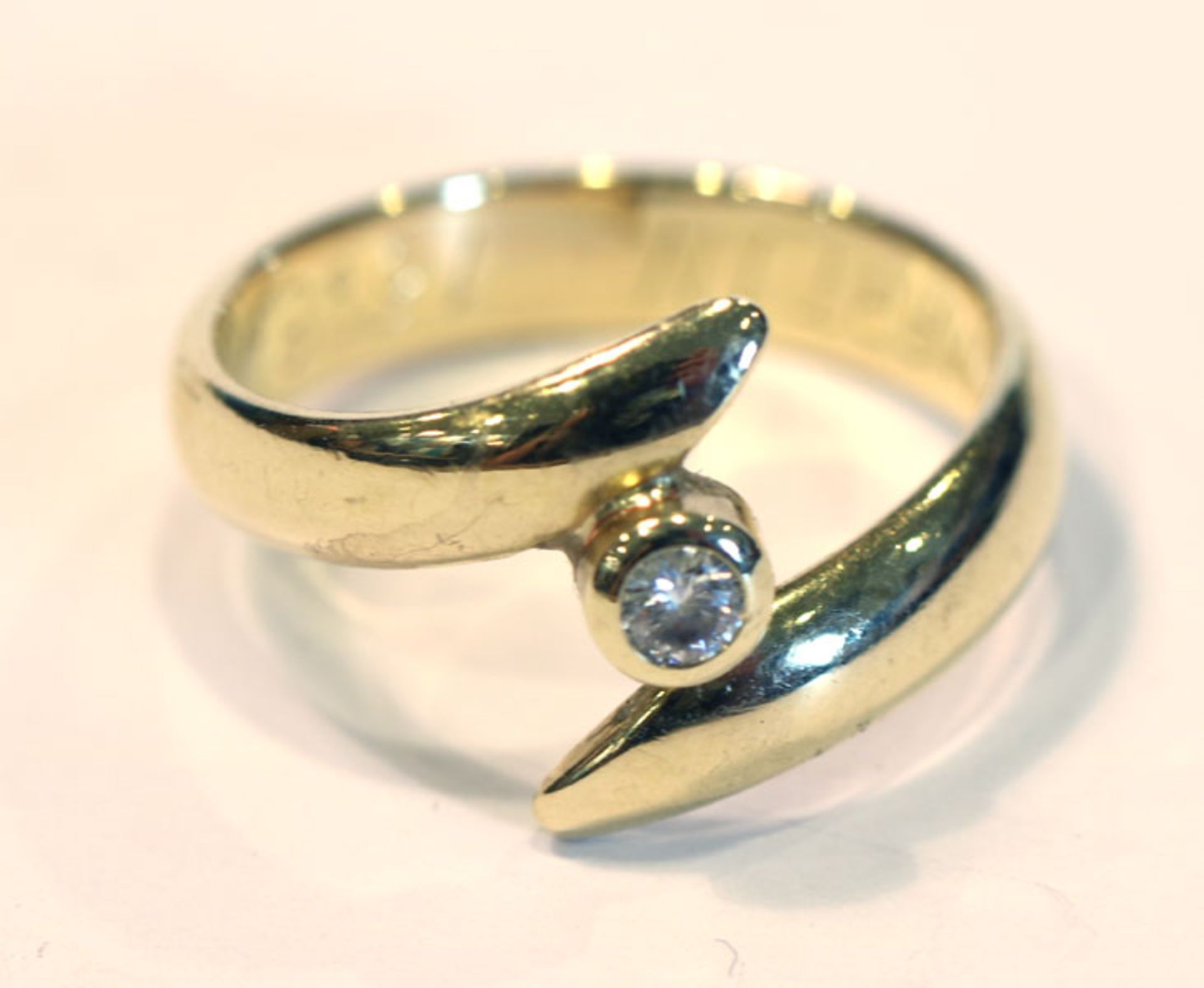 14 k Gelbgold Ring mit kleinem Diamant, Gr. 49,5, 3,3 gr.