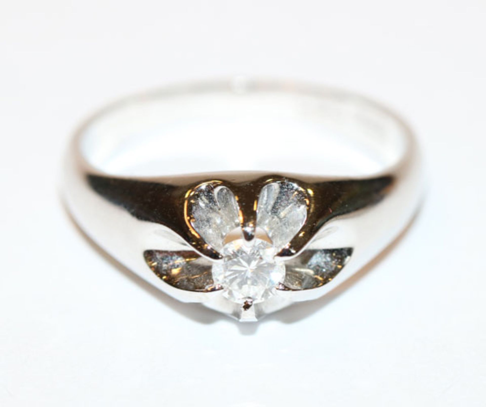 14 k Weißgold Ring mit 0,26 ct. Diamant, Gr. 59, 6,7 gr., klassische Handarbeit