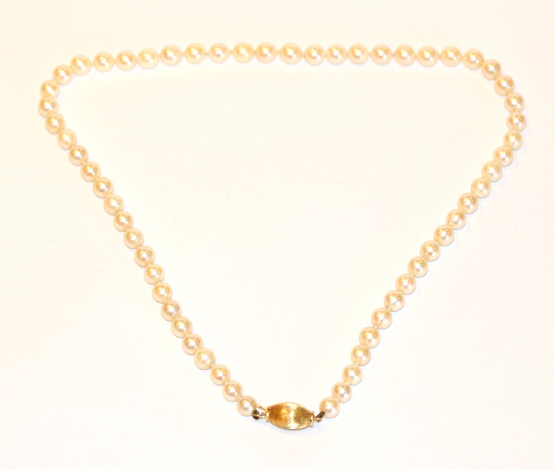 Perlenkette mit 14 k Gelbgold Schließe, L 44 cm