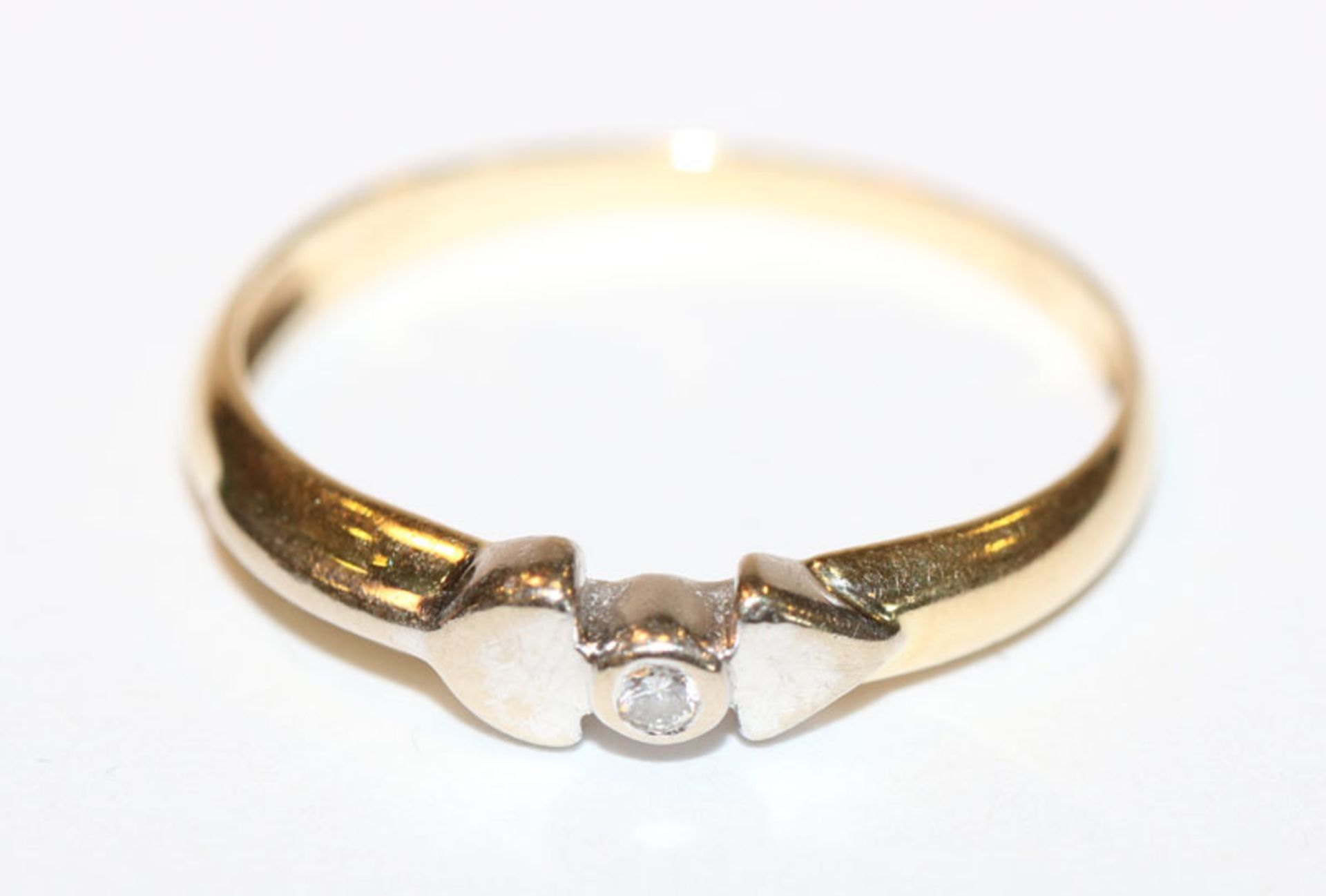 14 k Gelbgold Ring mit in Weißgold gefaßten Diamanten, Gr. 55