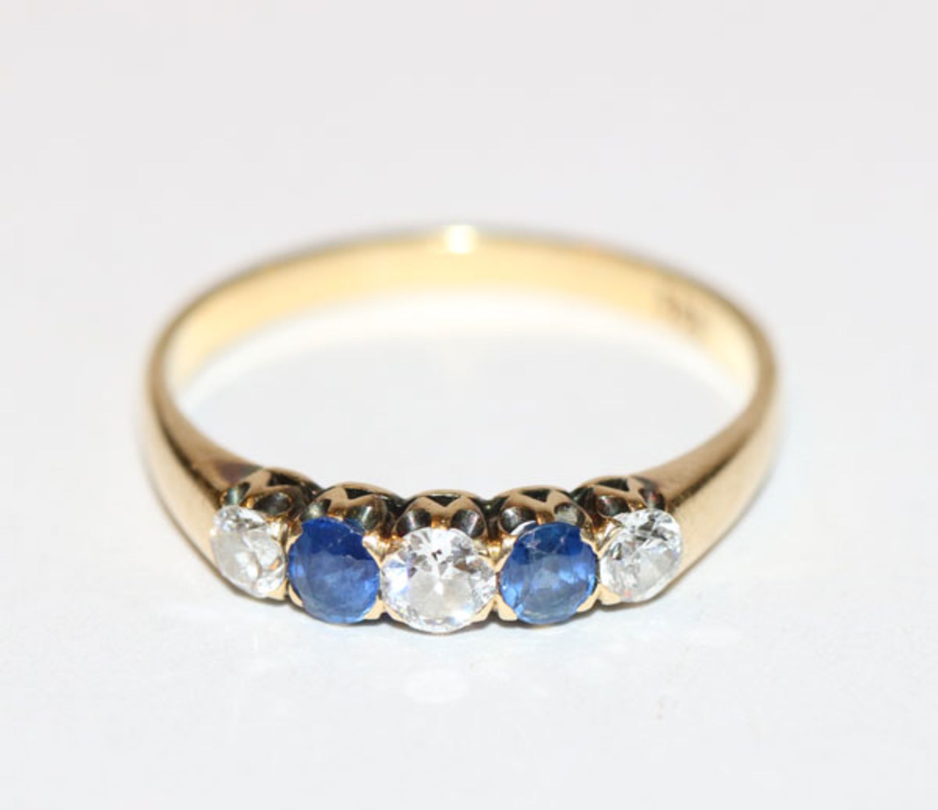 14 k Gelbgold Ring mit 3 Altschliff Diamanten und 2 Safiren, Gr. 55