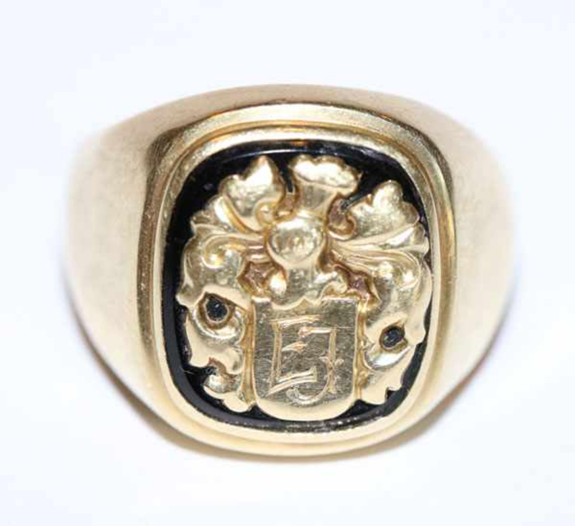 14 k Gelbgold Ring mit Wappenrelief und Monogramm EJ, Gr.61, 7,6 gr.