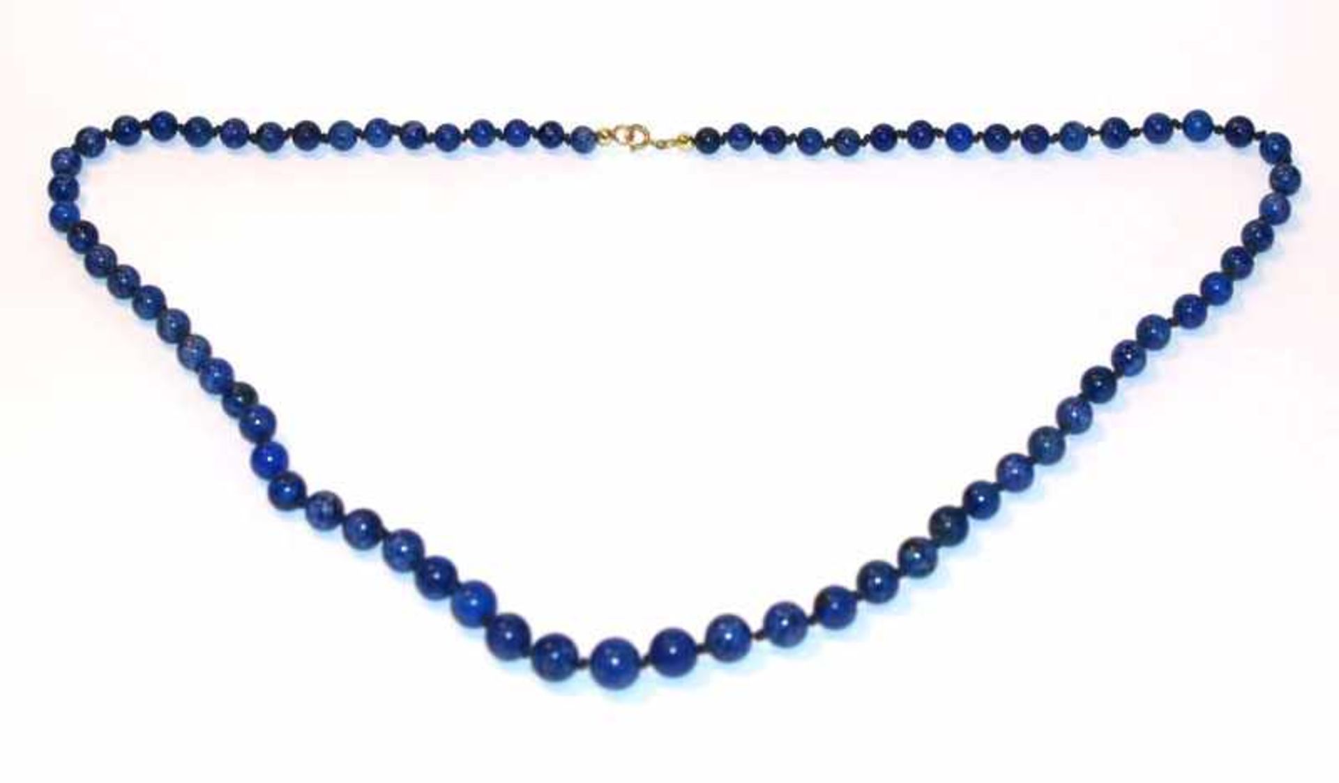 Lapislazuli Kugelkette in Verlaufform mit 14 k Gelbgoldschließe, L 66 cm