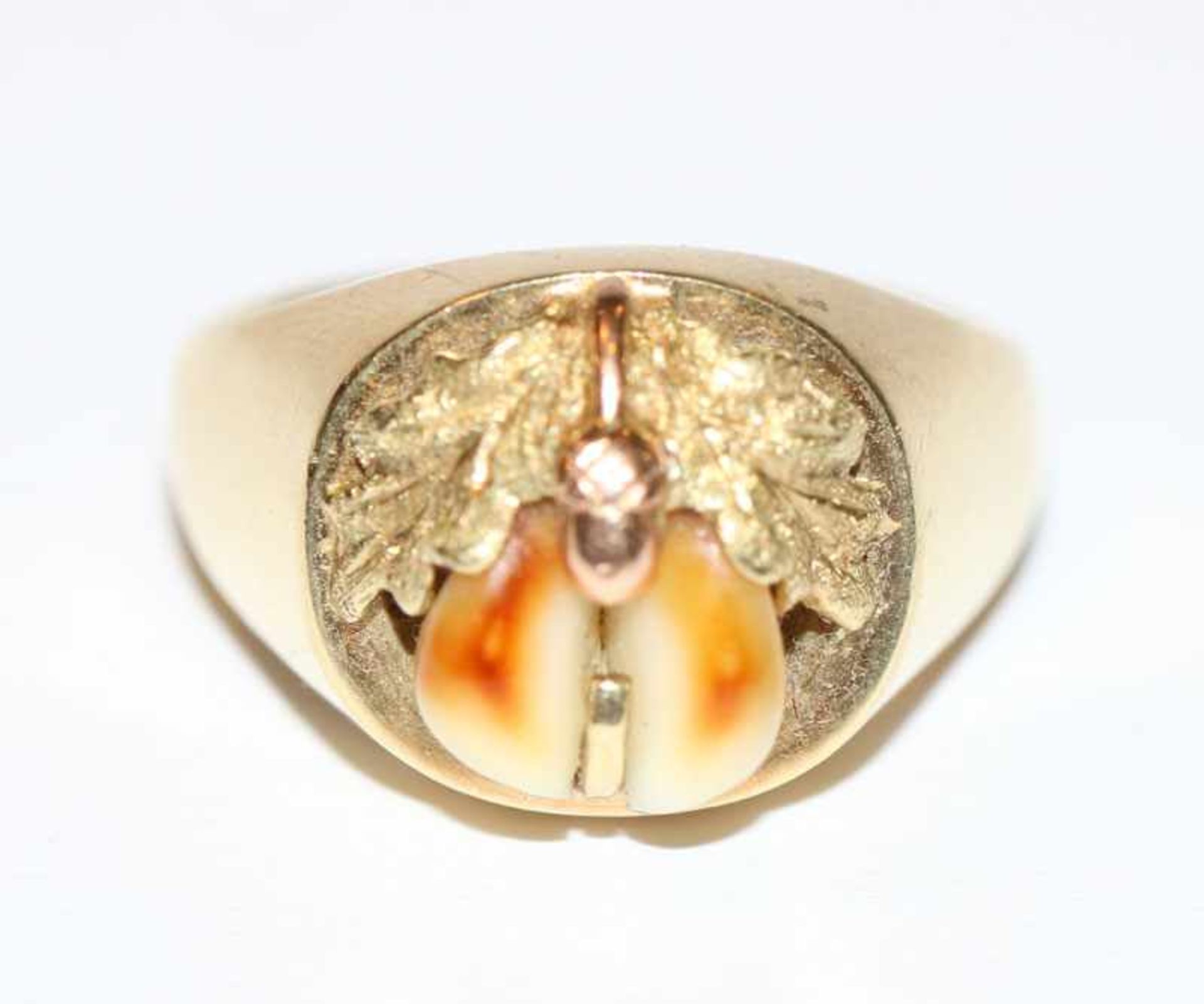 14 k Gelbgold Ring mit plastischem Eichenlaub und Grandelpaar, Gr. 54, 8,6 gr.