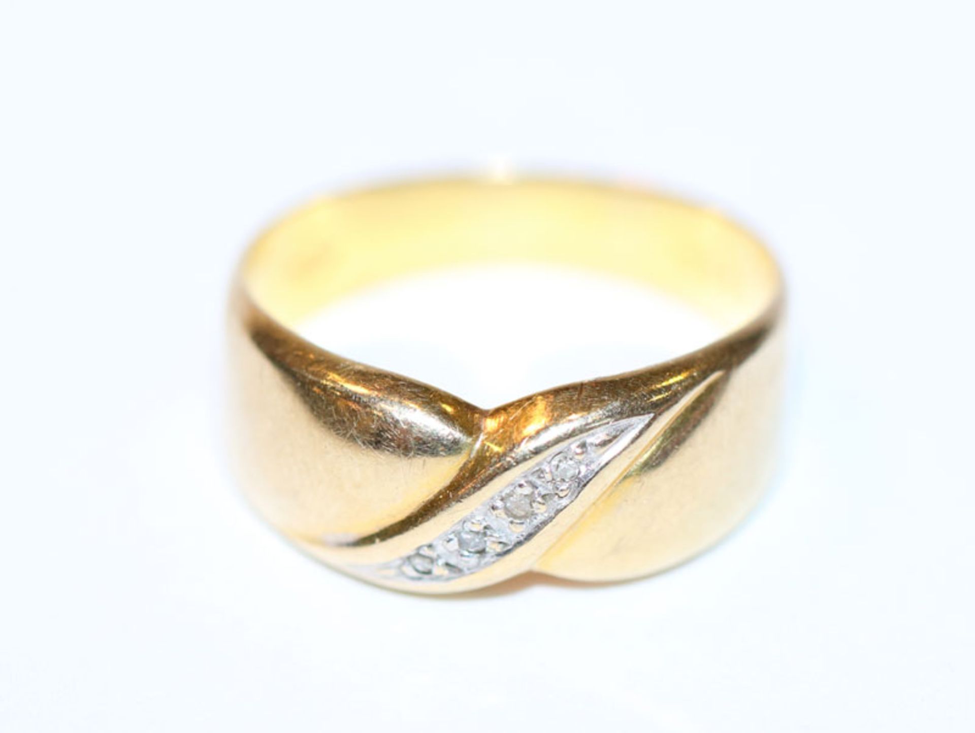 14 k Gelbgold Ring mit 4 in Weißgold gefaßten Diamanten, Gr. 54