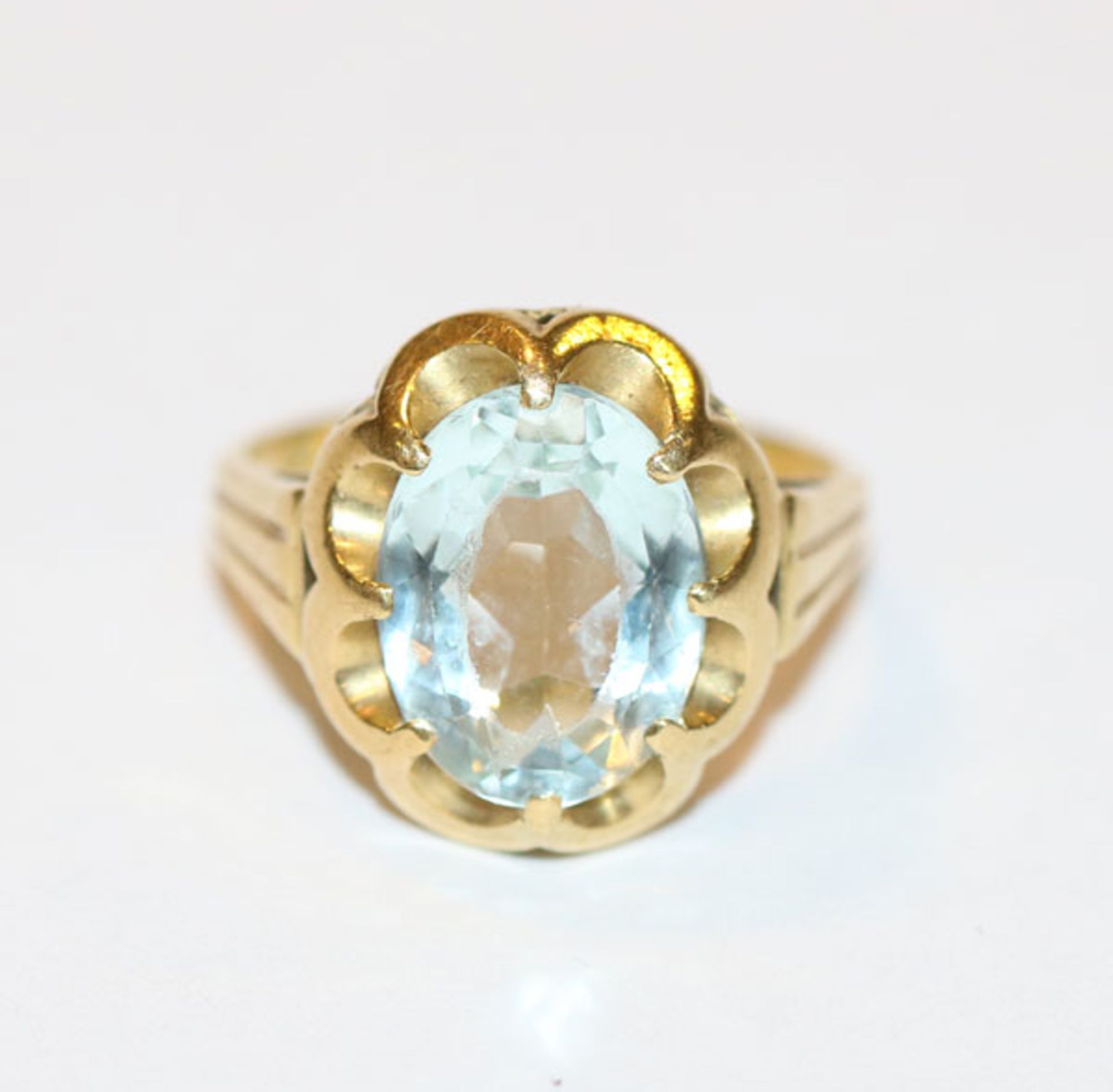 18 k Gelbgold Ring mit Aquamarin, 4,9 gr., Gr. 58