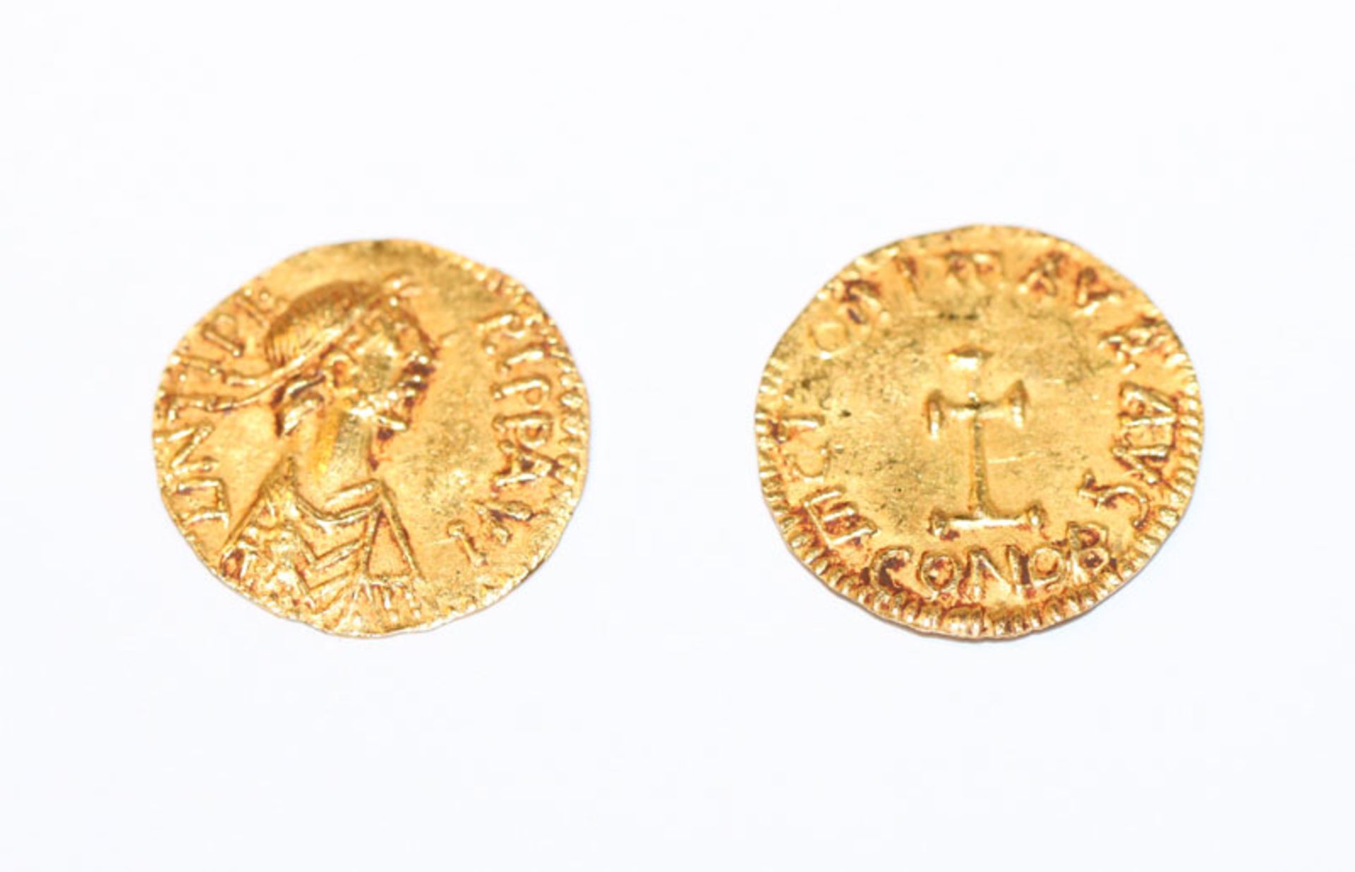 2 Byzantinische Goldmünzen, Mauricius Tiberius, 582-602, Front: Büste, Rückseite: Balkenkreuz,