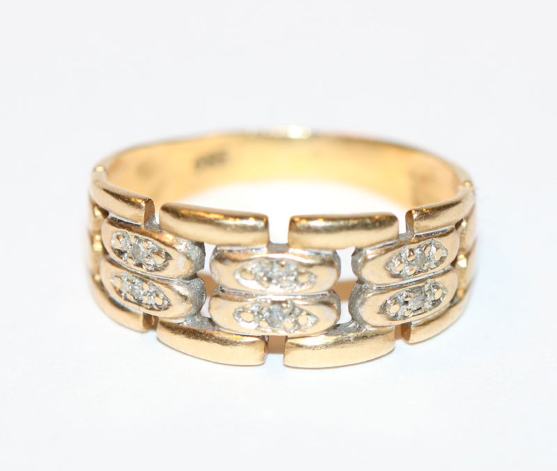 14 k Gelbgold Ring mit 6 in Weißgold gefaßten Diamanten, Gr. 52, 3 gr.