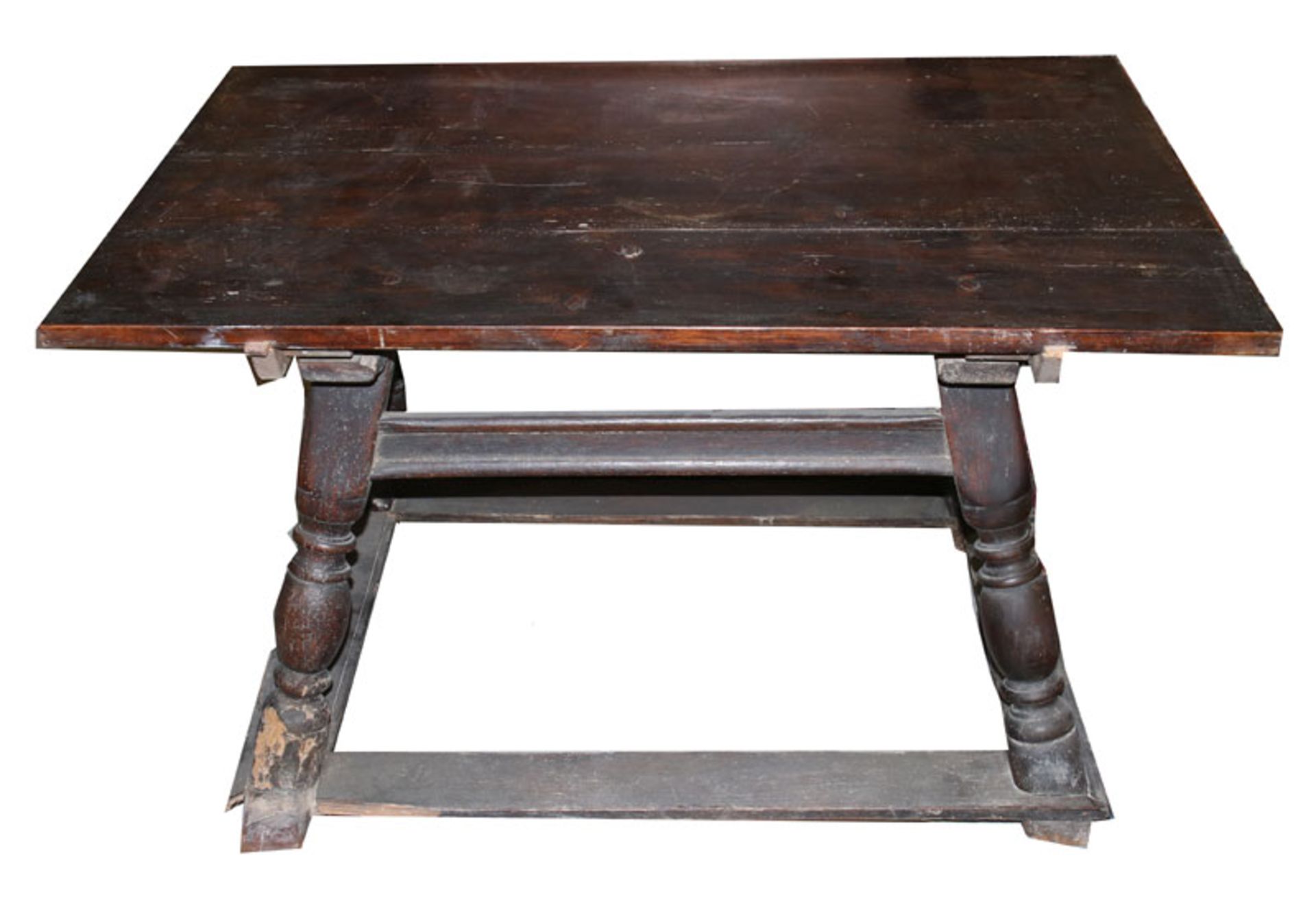 Holztisch um 1800, teils gedrechselt und beschnitzt, Schublade fehlt, starke Alters- und