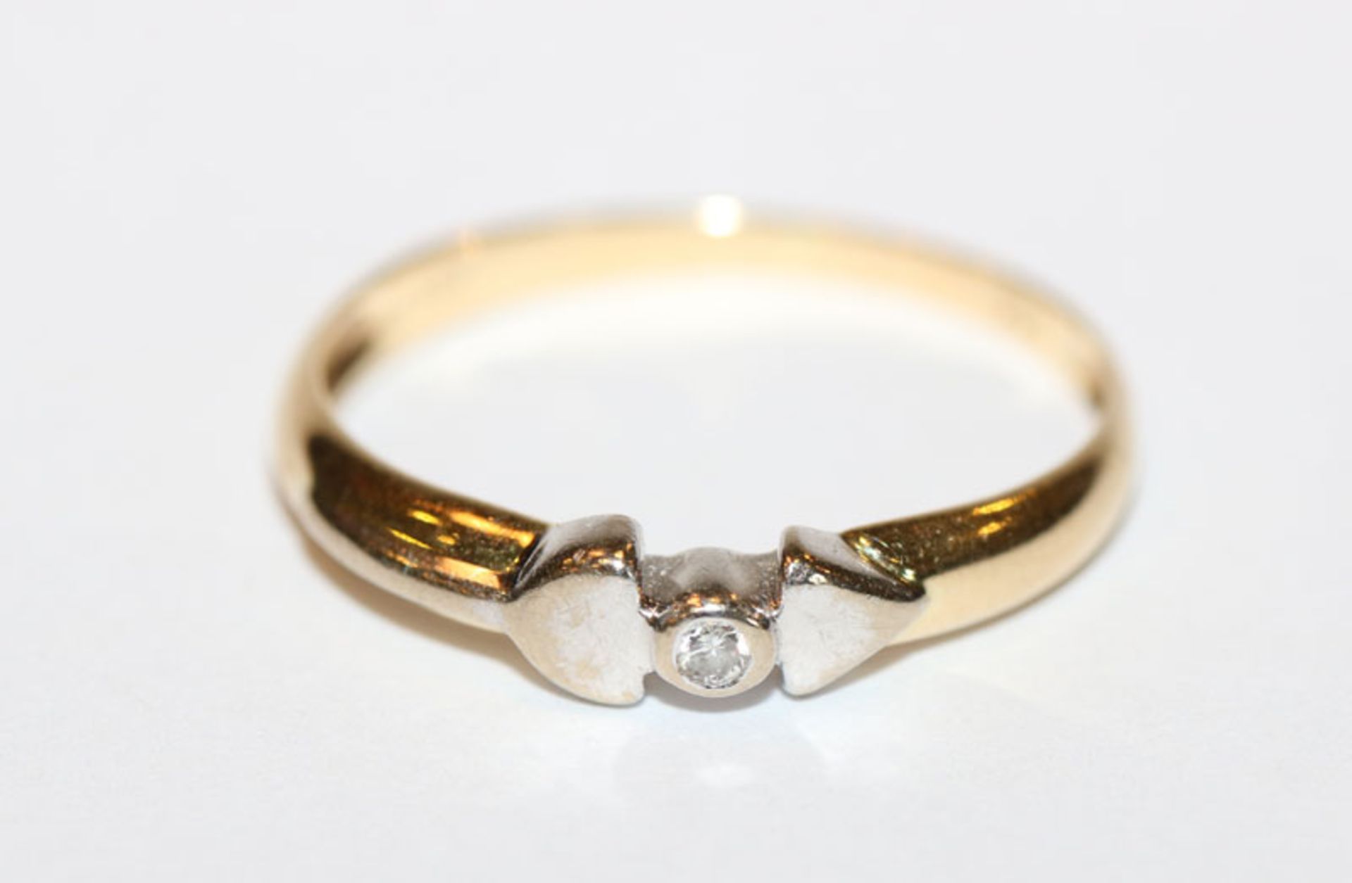 14 k Gelb- und Weißgold Ring mit kleinem Diamant, Gr. 55