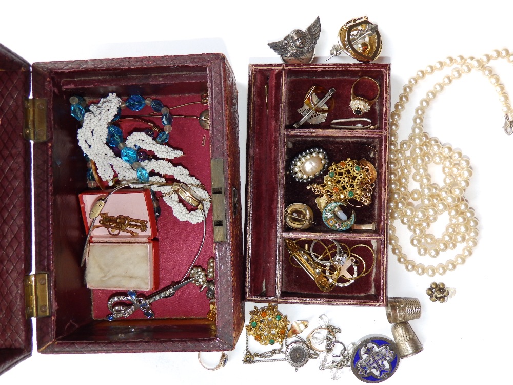 A jewellery box & contents.