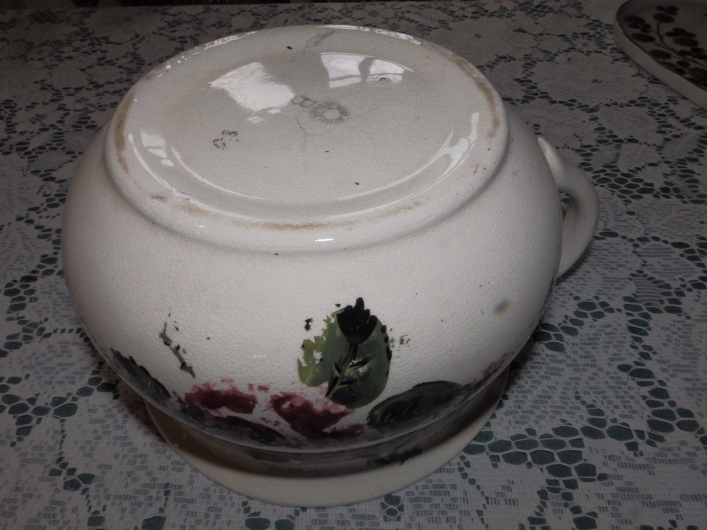 An Exon Pottery jardiniere and a rubbed Wemyss chamber pot. (2) - Image 4 of 4