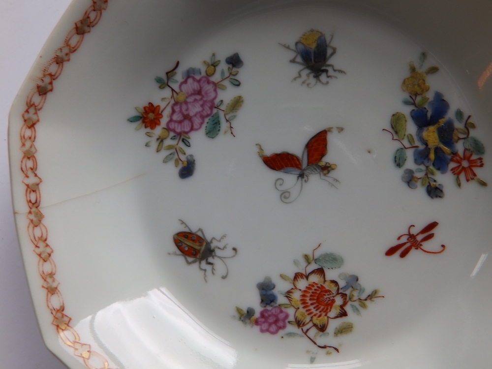 A pair of early 19thC Oriental porcelain octagonal tea bowls together with four saucers painted in - Image 4 of 4