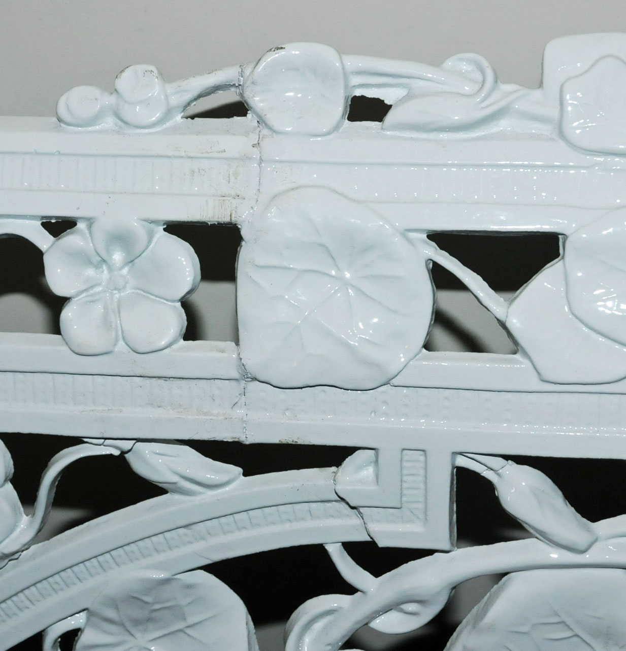A Victorian Coalbrookdale Nasturtium pattern cast iron bench, marked "CBDALE Co, No. - Image 20 of 21