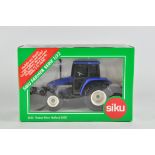 Siku 1/32 New holland 5635 Tractor. M in Box.