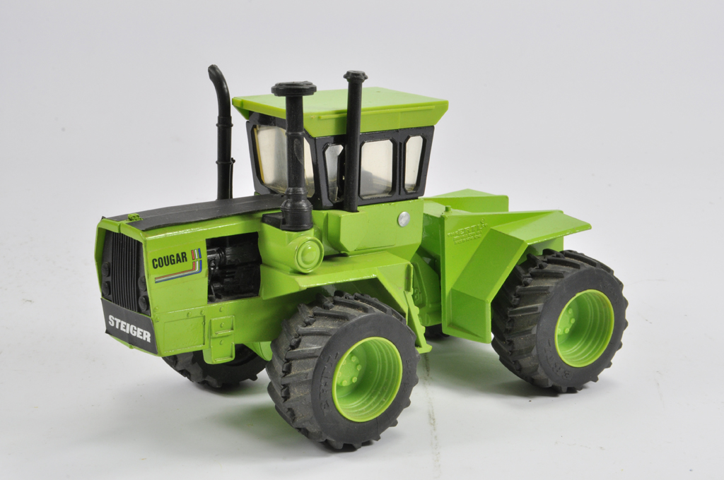 Ertl 1/32 Steiger Cougar Tractor. E.