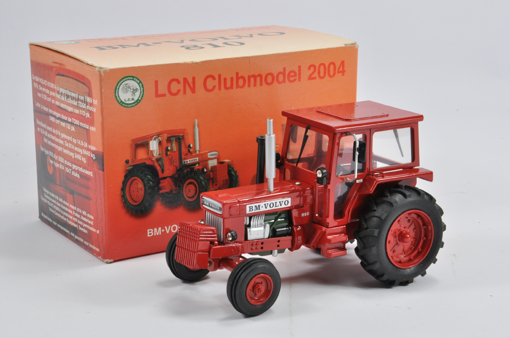 Rare Replicars 1/32 scale LCN Club Model 2004 Volvo BM 810 2WD Tractor. M in Box.