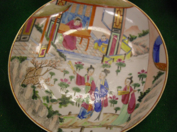 A collection of early 19th Century Chinese famille-rose porcelain wares including four octagonal - Image 19 of 20